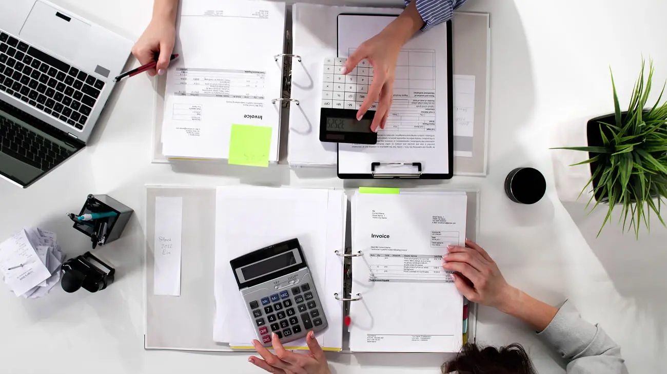 Teamwork on financial reports