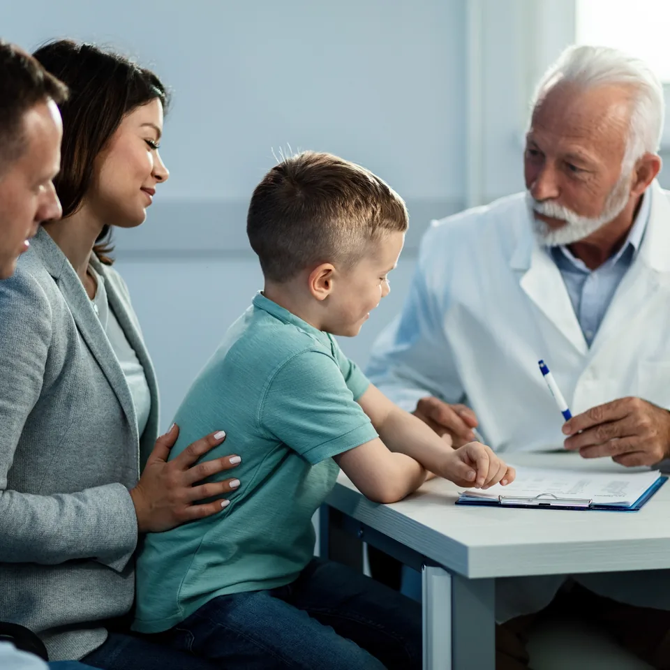 Family meeting with a doctor